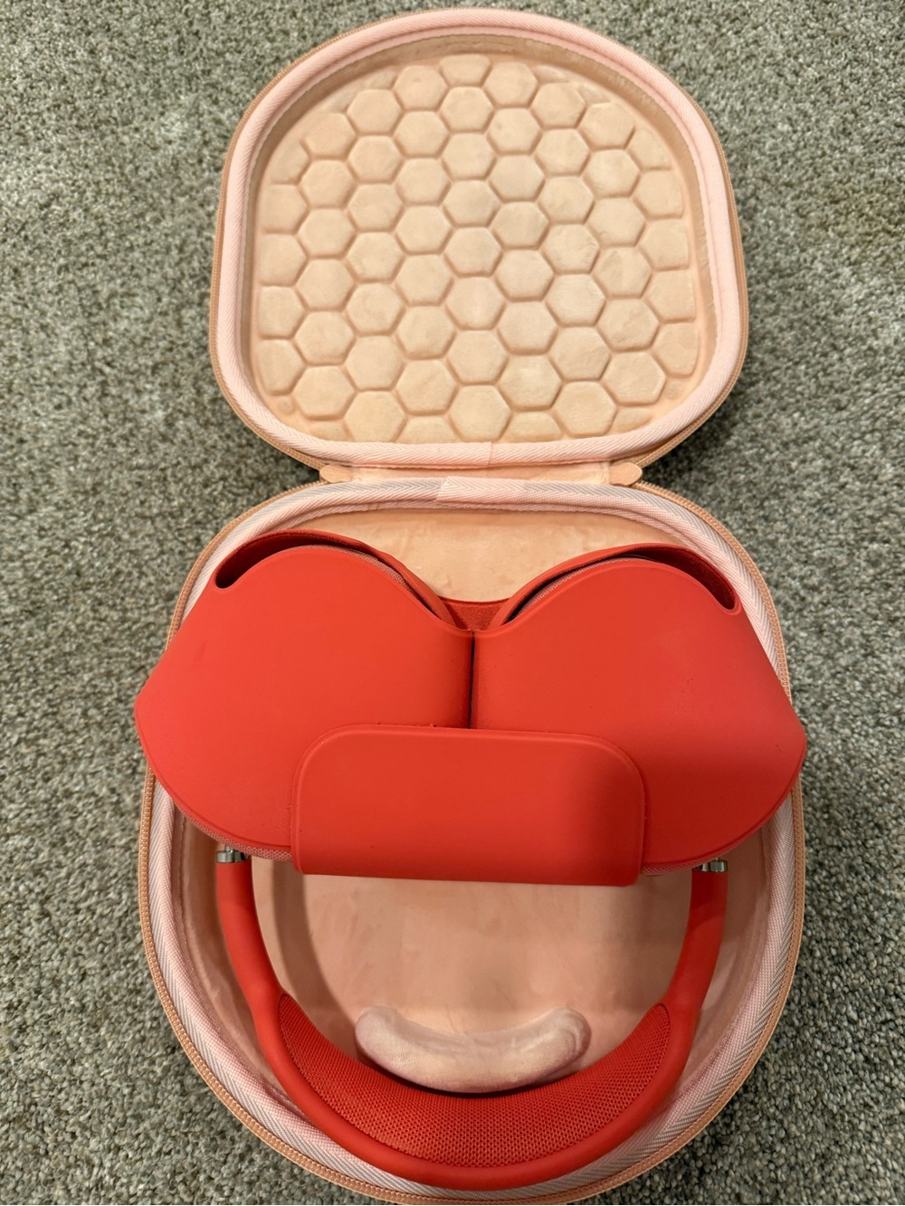 Pink Airpod Max